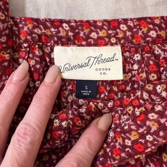 Like New! Universal Thread Floral Print 3/4 Sleeve Smocked Blouse- small - Picture 6 of 8